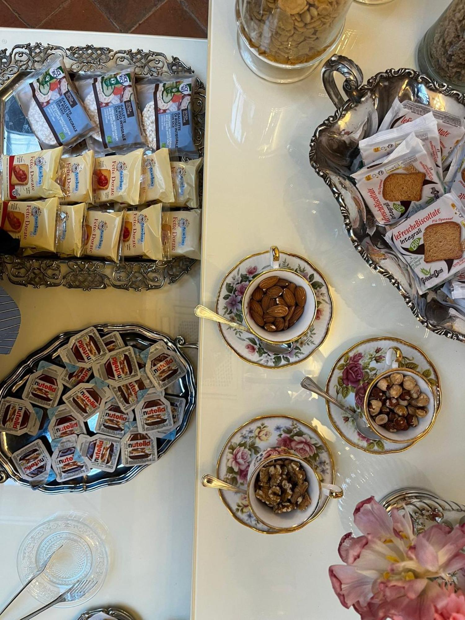 100多丽住宅酒店 阿斯科利皮切诺 外观 照片